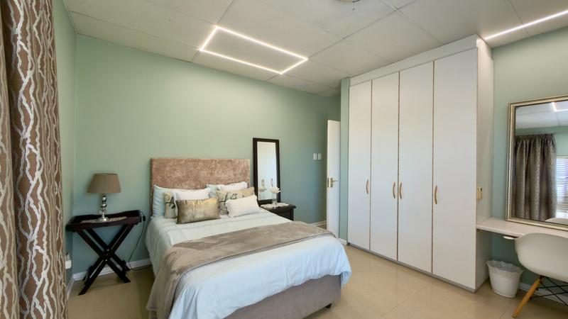 5 Bedroom Property for Sale in Pentagon Park Free State